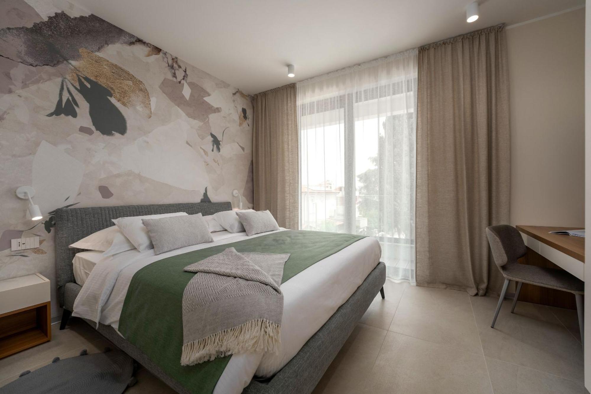 The Q Bliss - Your New 4-Star Hideaway With A Garage Ровин Екстериор снимка
