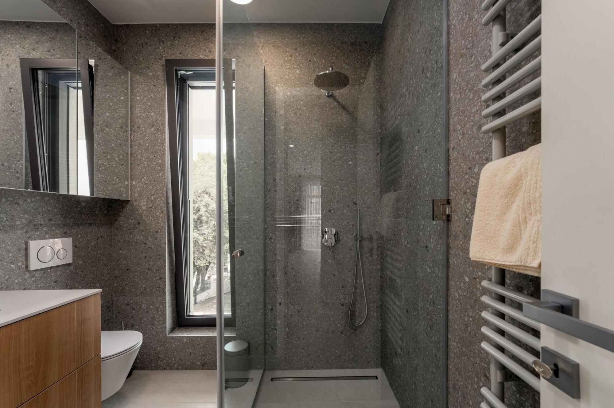 The Q Bliss - Your New 4-Star Hideaway With A Garage Ровин Екстериор снимка